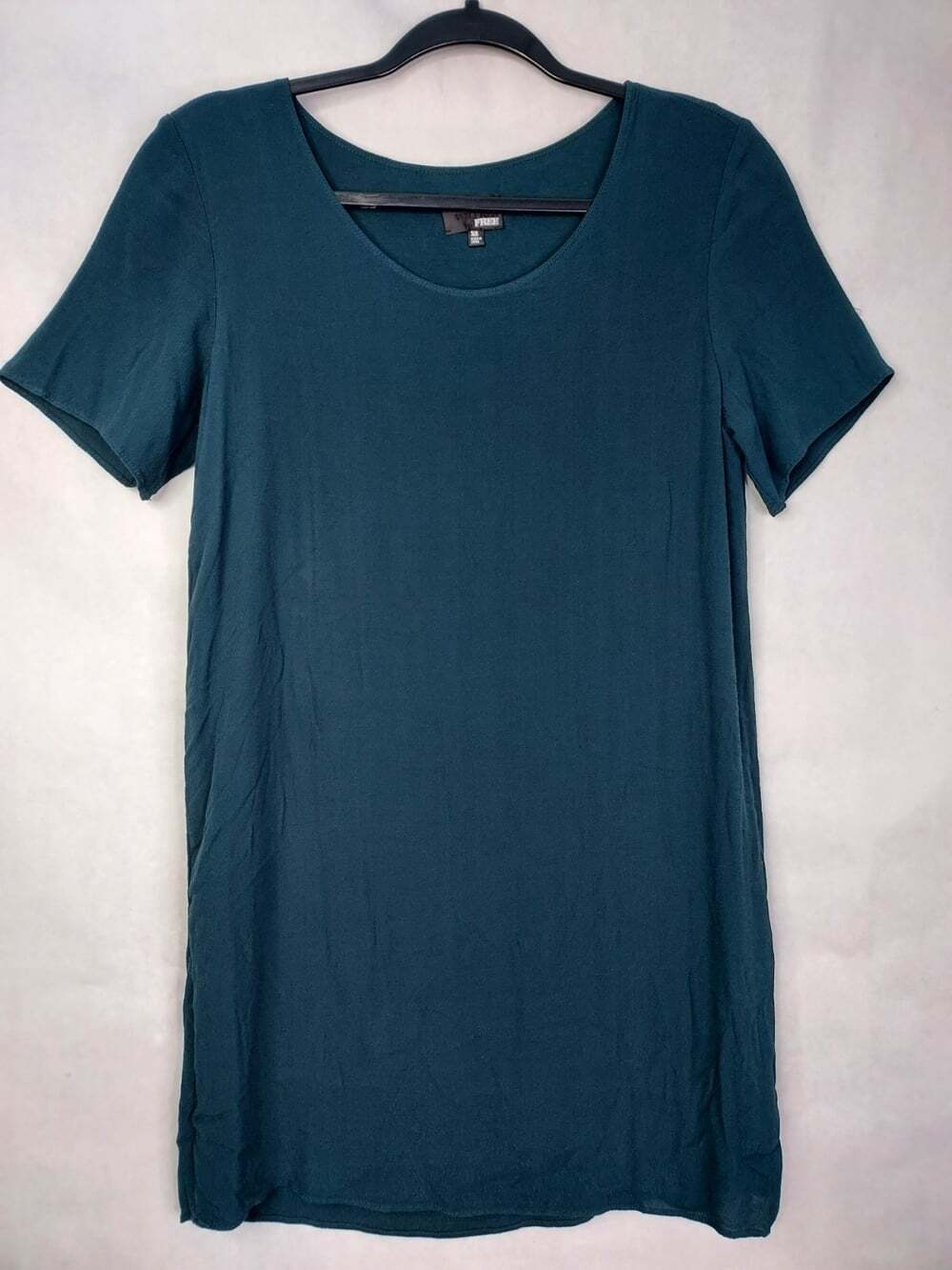 Aritzia Wilfred Free Teigen T-Shirt Mini Dress XS Green Crepe Preppy Minimalist